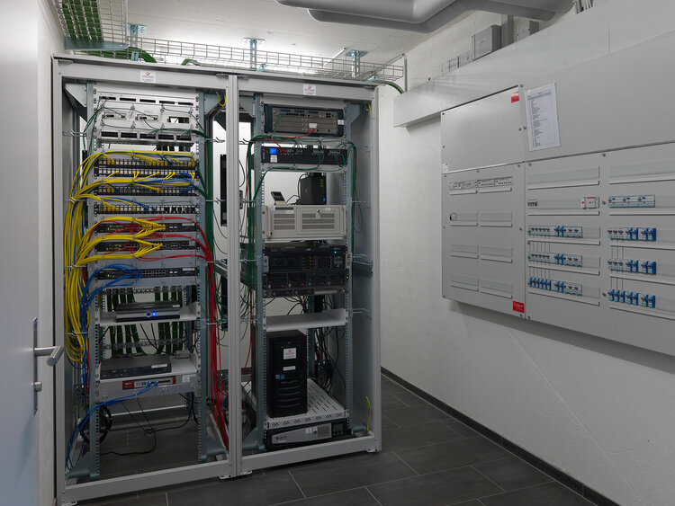 Netzwerk Schrank